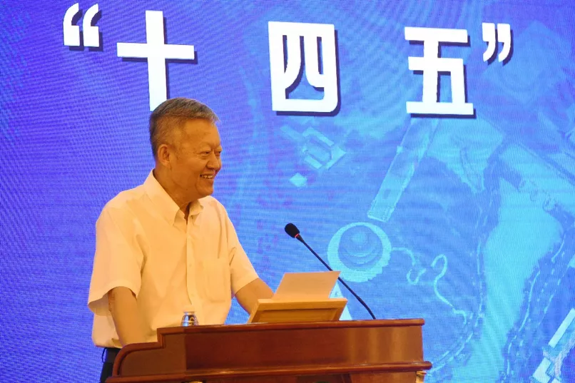 陈春声书记主持会议