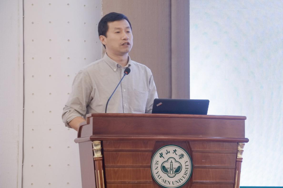 物理学院院长郭东辉作专题报告